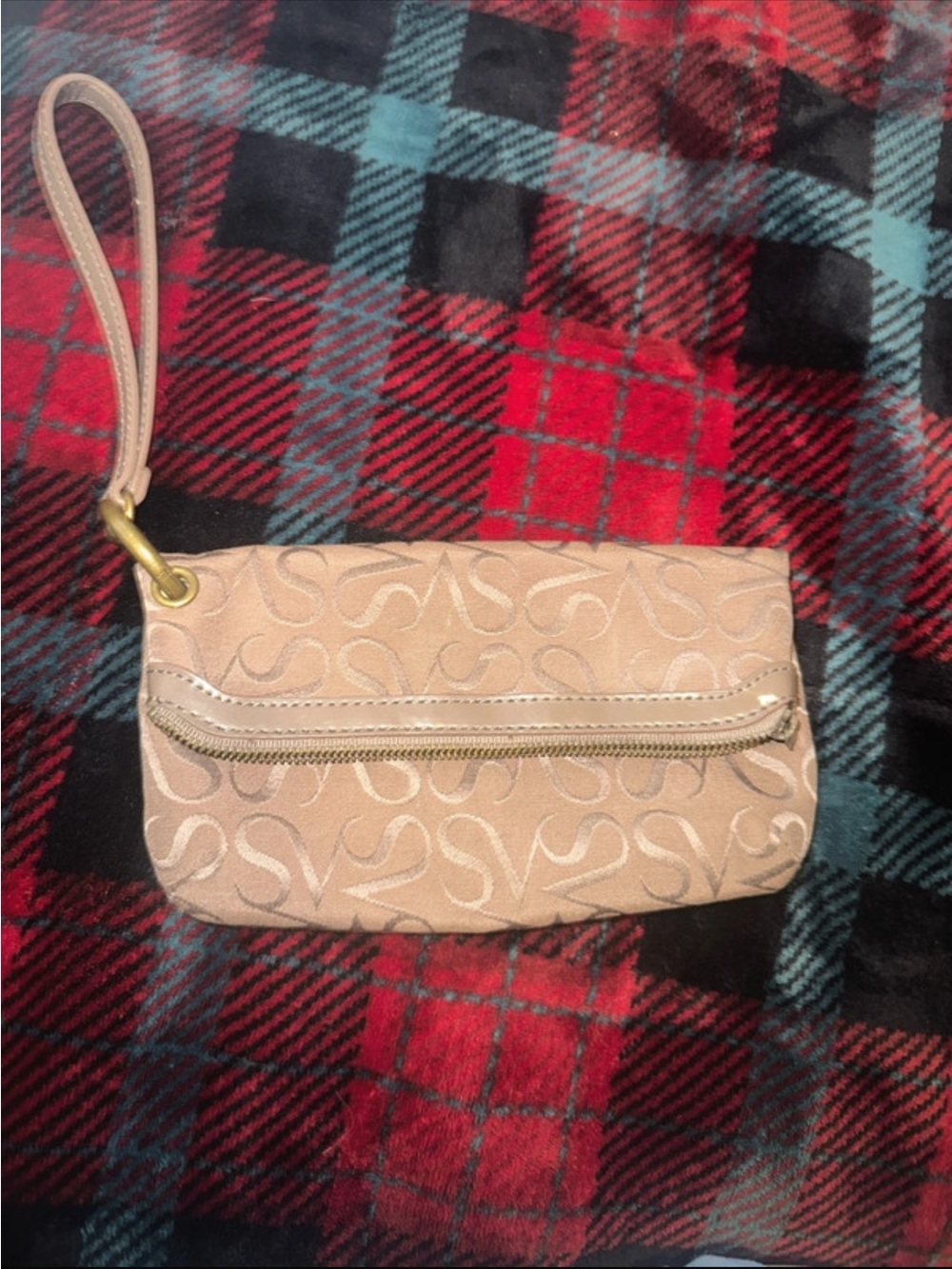 Simply Vera Vera Wang Beige Logo Wristlet Clutch